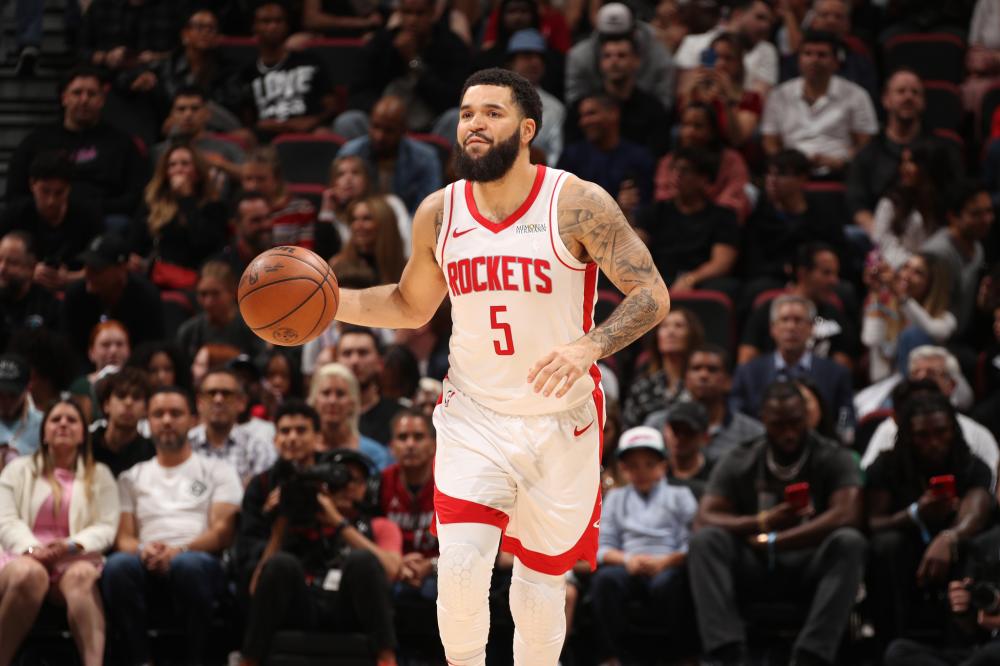 星相继加盟 星相继加盟