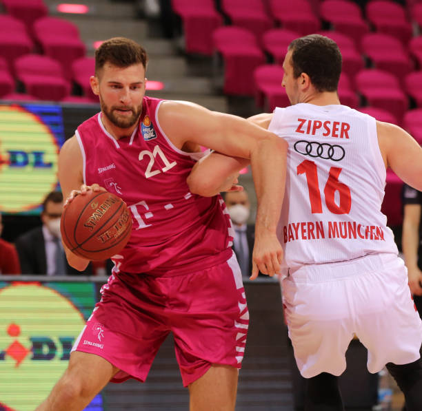 随队出征客 随队出征客