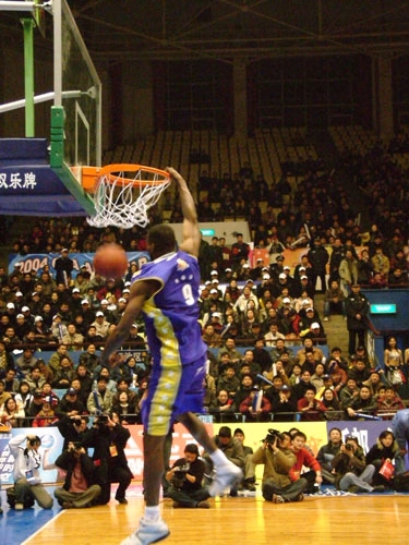 一记惊人的 一记惊人的